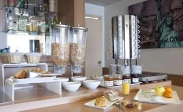 酒店 Resothel Group